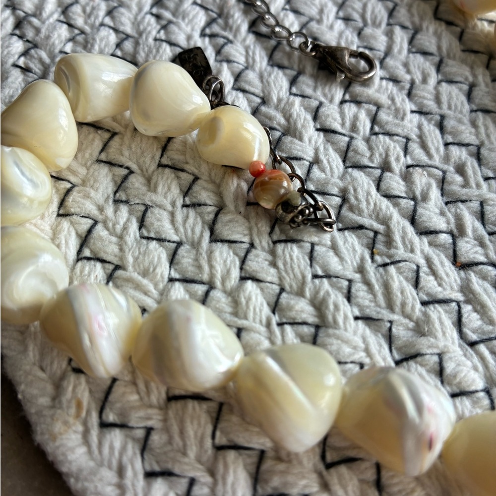 BEAUTIFUL MOTHER OF PEARL 925 Necklace with Faux Coral. CHOKER Style! - Picture 7 of 11